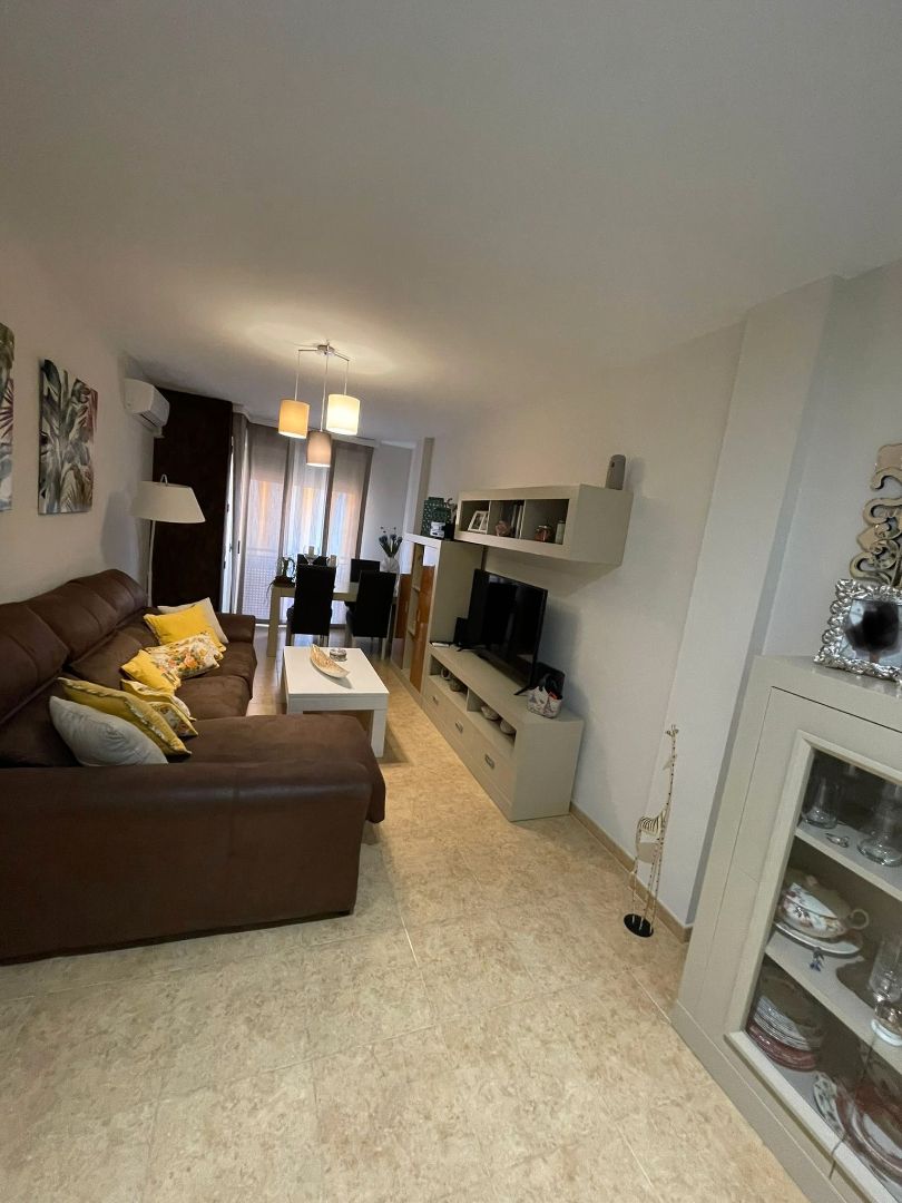 Sala d'estar de Dúplex en venda en Úbeda amb Aire condicionat