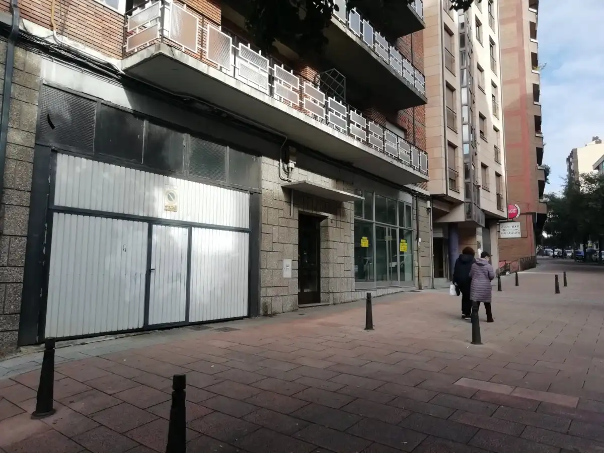 Local comercial en venda a Calle GENERAL VIVES, imagen 2