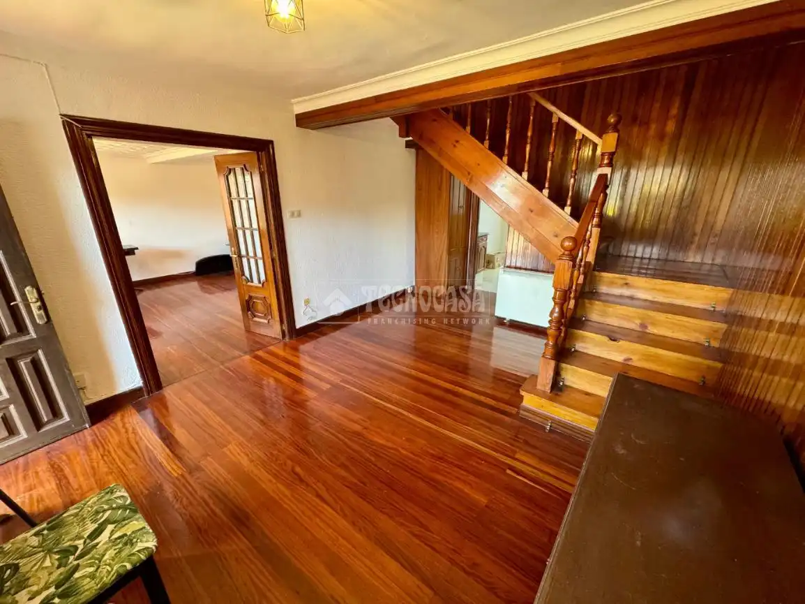 Casa adosada en venta en El Astillero