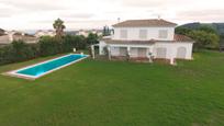 Jardí de Casa o xalet en venda en Sotogrande amb Aire condicionat, Terrassa i Piscina