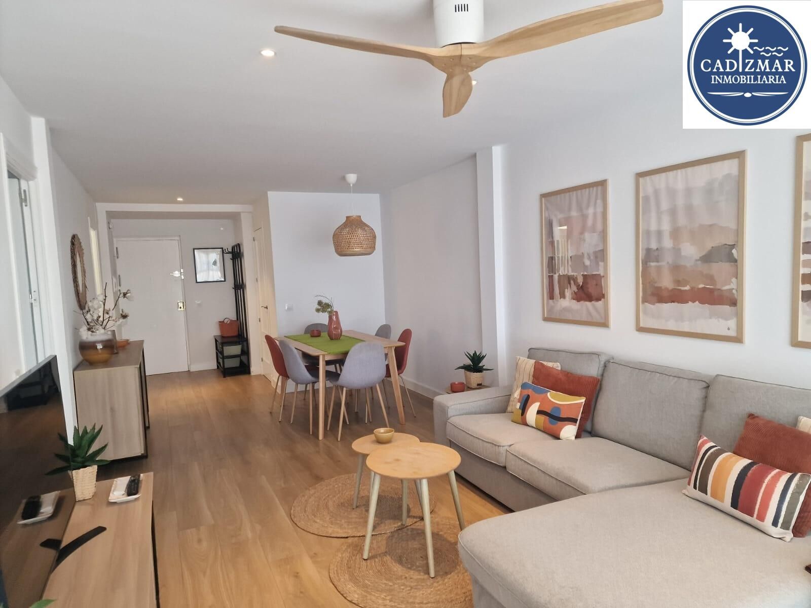 Sala d'estar de Pis de lloguer en  Cádiz Capital amb Traster