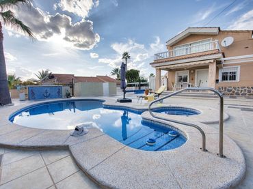 Villa con balcone in vendita a Urbanizacion PISNELLA RAMBLA BUSOT