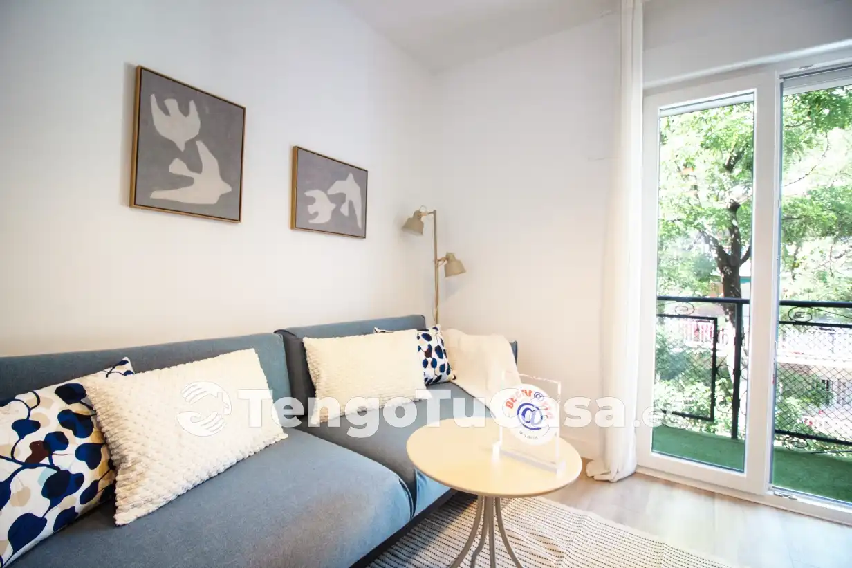Exterior view of Flat for sale in Madrid  with Air Conditioner, Heating and Parquet flooring