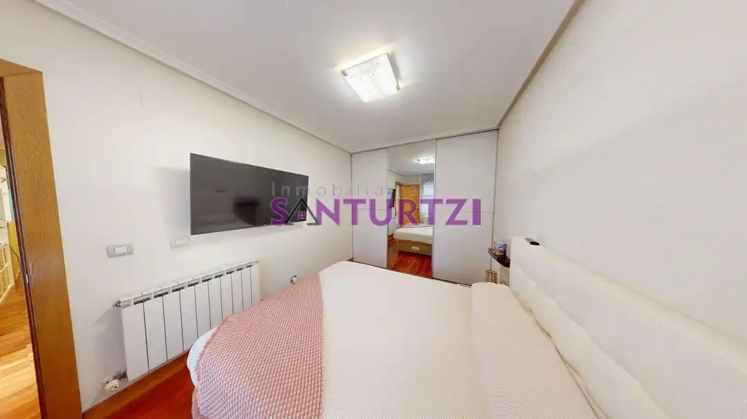 Habitación de Piso en venta en Santurtzi  con Calefacción, Terraza y Trastero