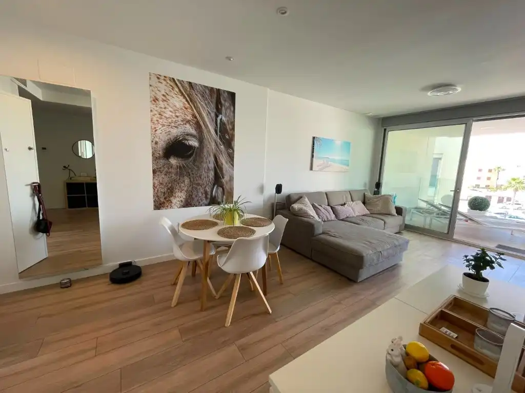 Sala d'estar de Apartament en venda en Orihuela amb Aire condicionat, Terrassa i Moblat