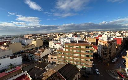 Vista exterior de Pis en venda en Alaquàs amb Aire condicionat, Terrassa i Balcó