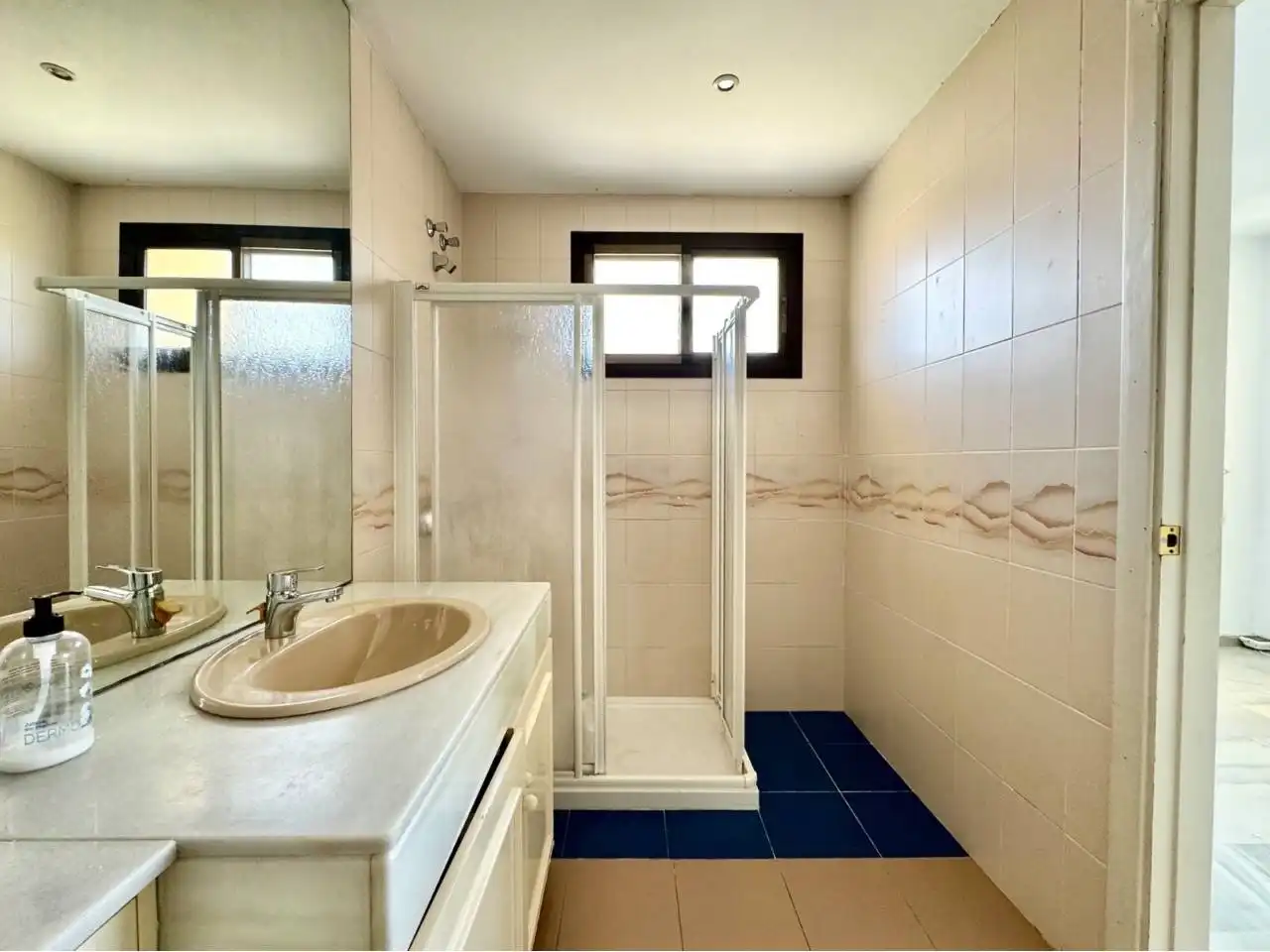 Bathroom of Apartments for sale in Torremolinos  with Terrace, Storage room and Community pool