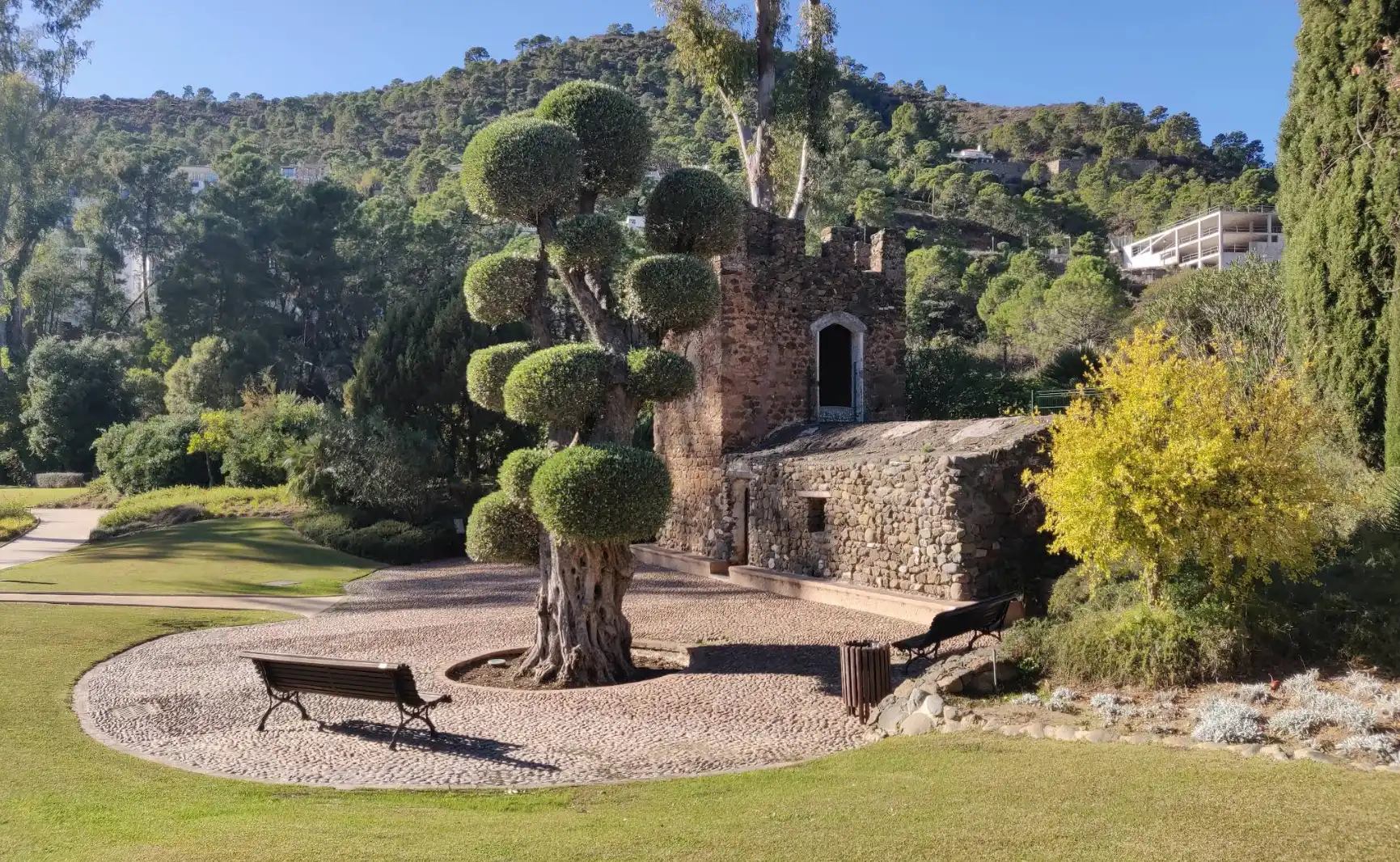 Jardín de Piso en venta en Benahavís con Trastero, Amueblado y Alarma