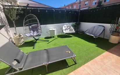 Terrassa de Casa adosada en venda en Yuncos amb Aire condicionat i Piscina