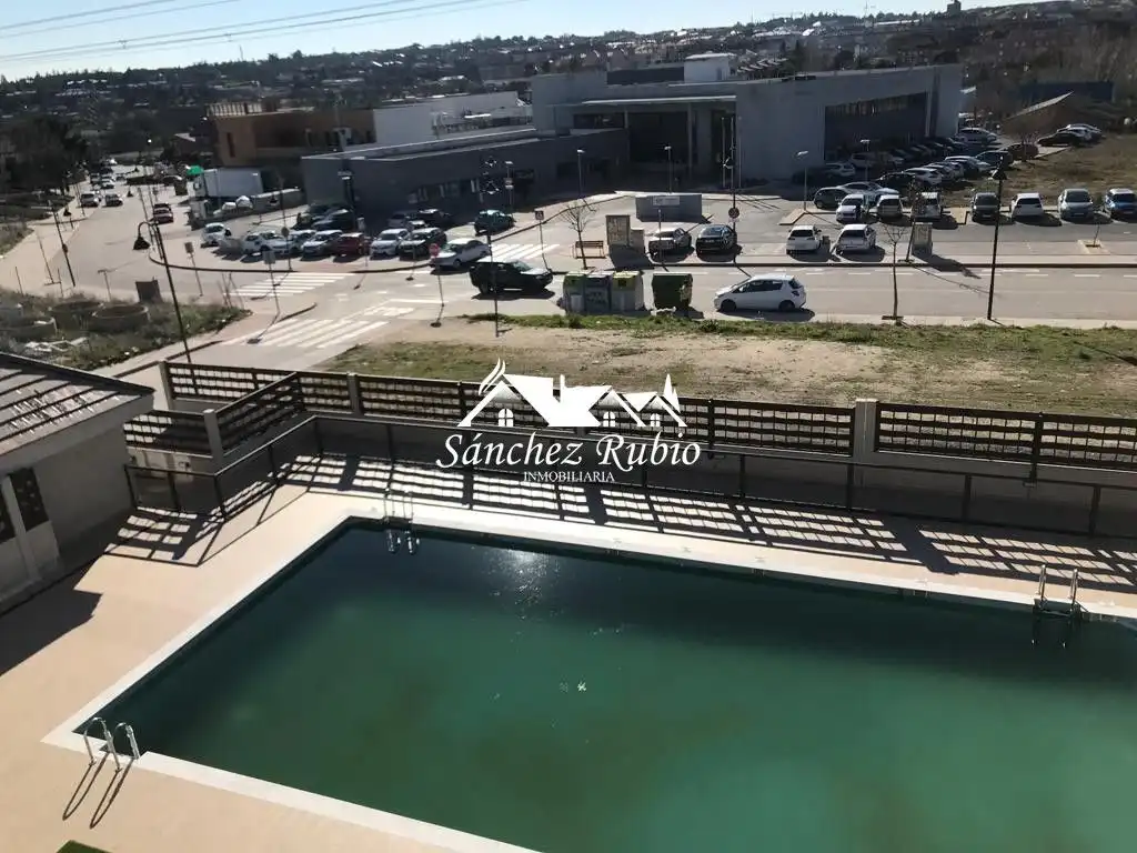 Piscina de Piso de alquiler en Galapagar con Aire acondicionado, Calefacción y Terraza