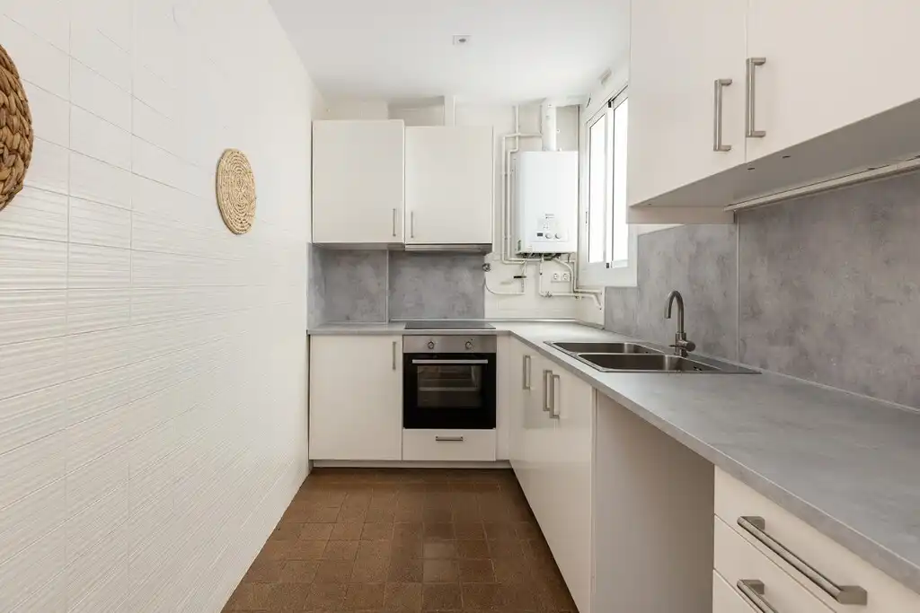 Cocina de Apartamento en venta en Barcelona con Calefacción, Parquet y Balcón