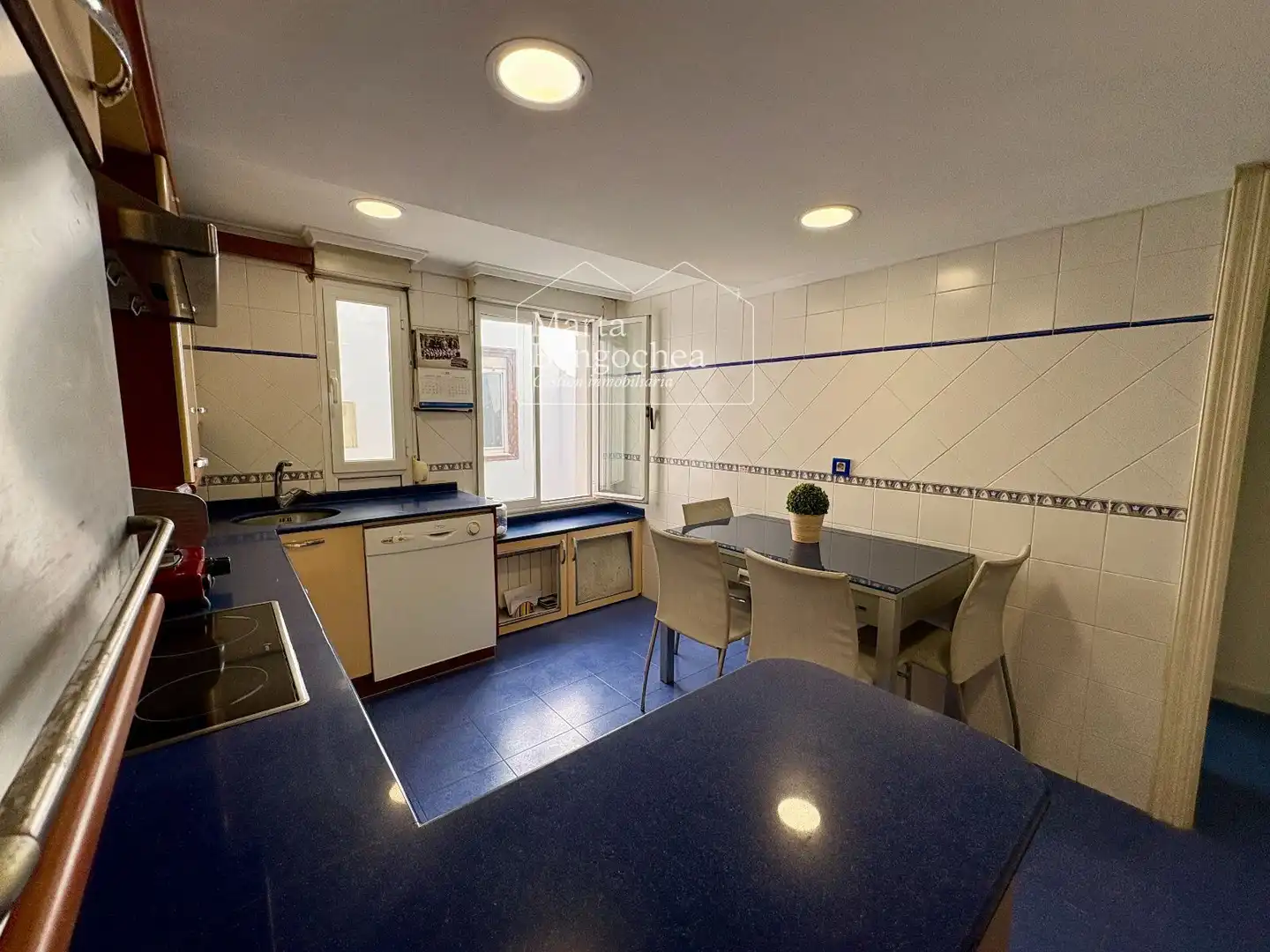 Cocina de Piso en venta en Vitoria - Gasteiz con Calefacción y Trastero