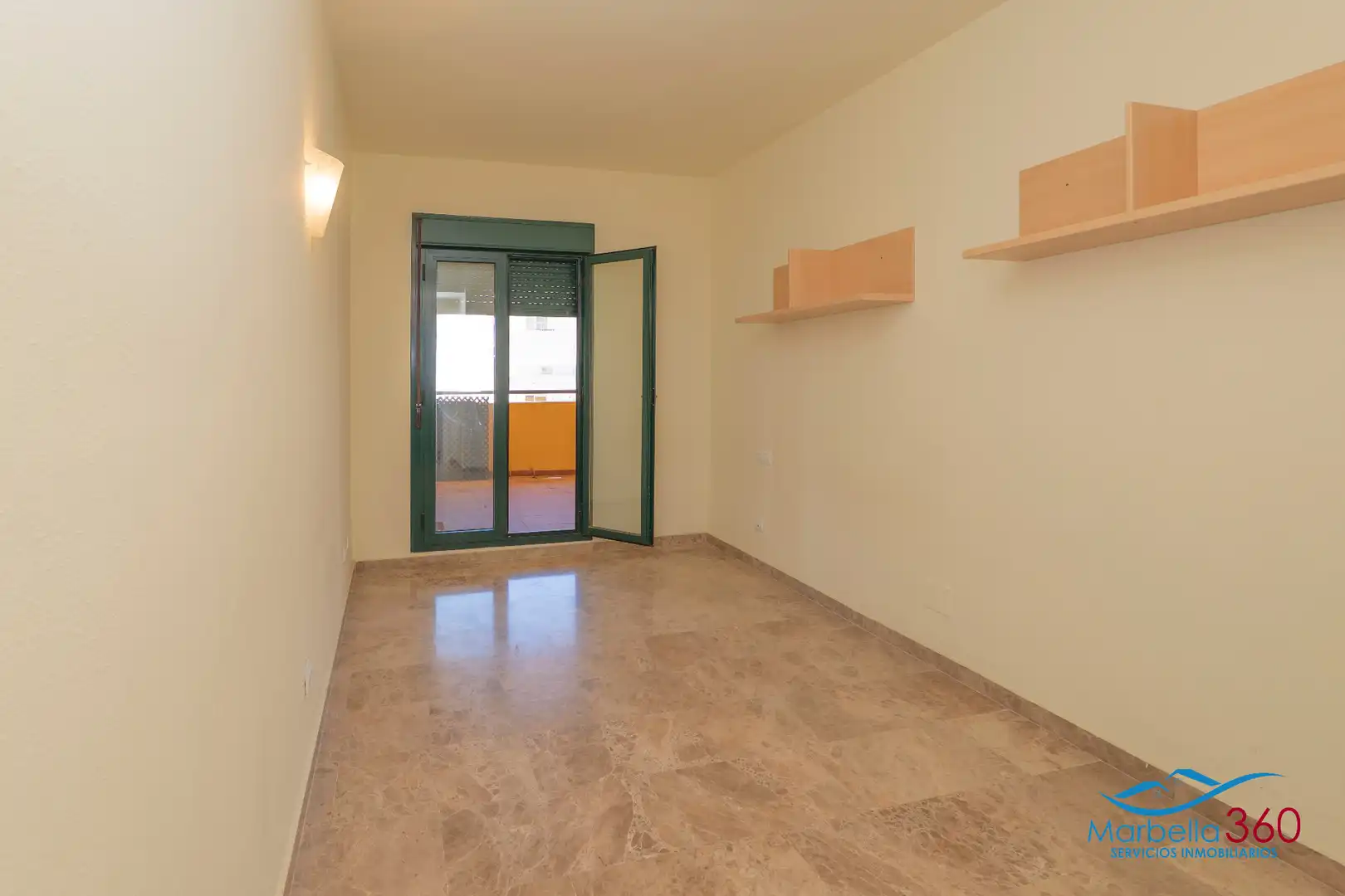 Wohnung zum Verkauf in Marbella mit Klimaanlage, Terrasse und Abstellraum