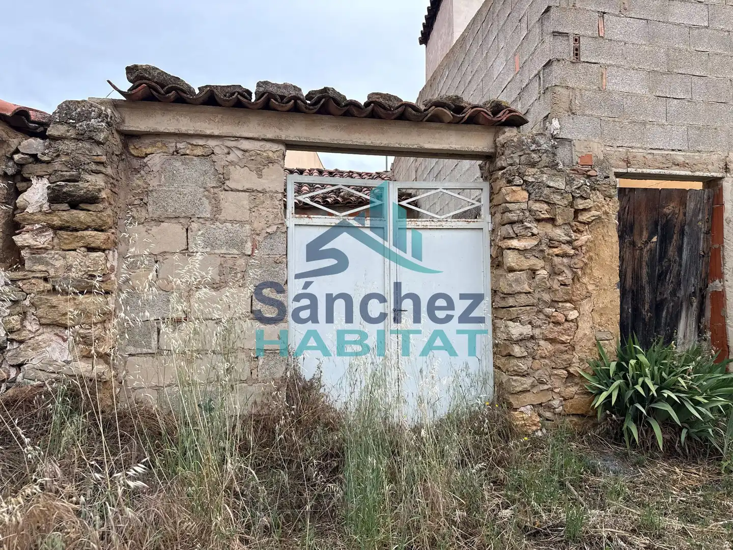 Nave industrial en venta en Aras de los Olmos
