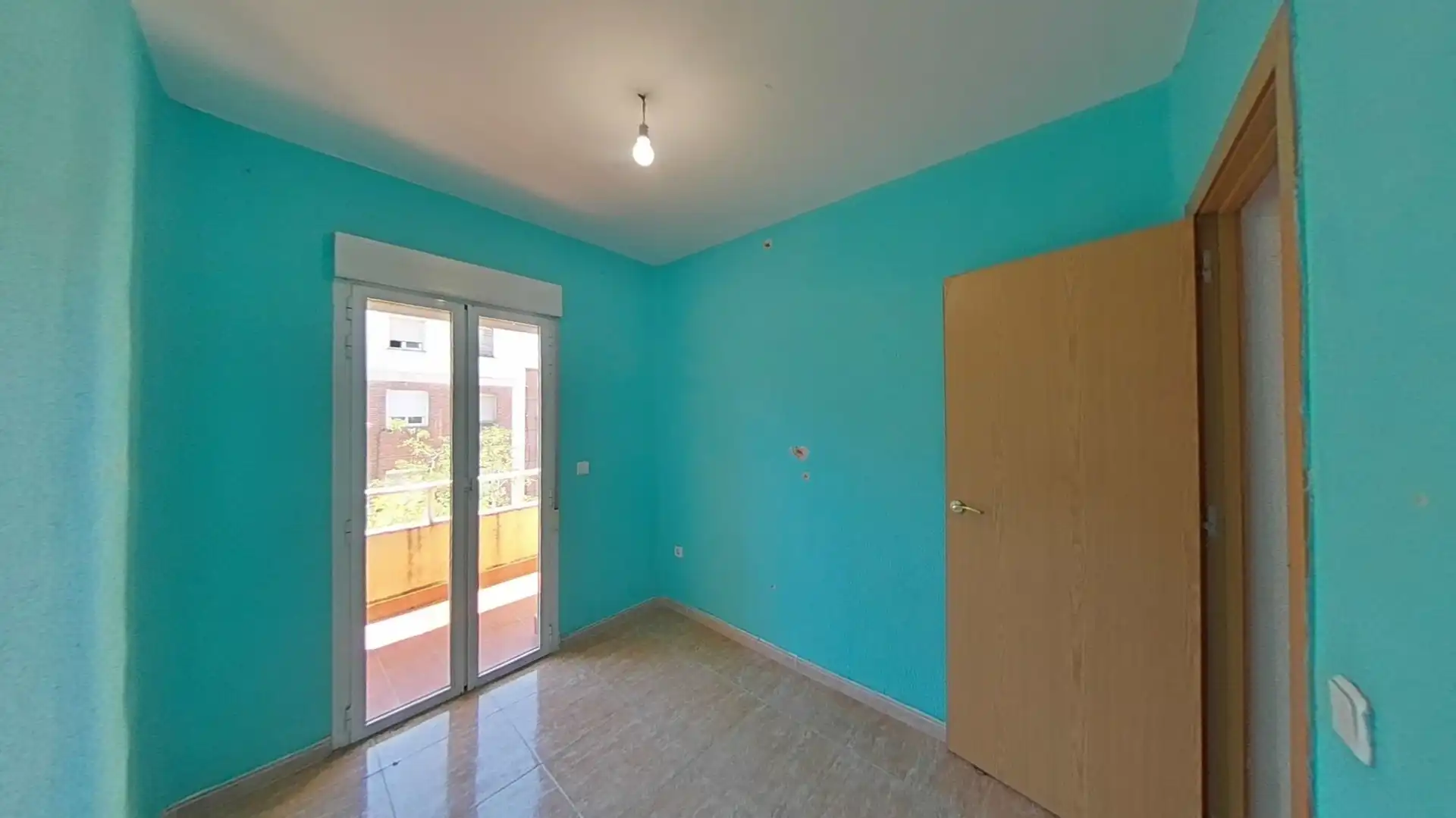 Habitación de Piso en venta en Madrid con Balcón