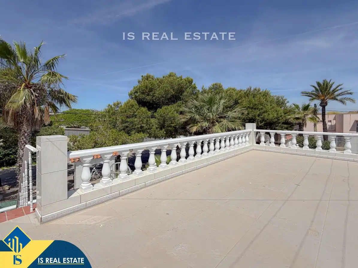 Vista exterior de Casa o chalet en venta en Torrevieja con Calefacción, Terraza y Amueblado