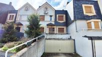 Exterior view of Single-family semi-detached for sale in Villares de la Reina  with Heating and Swimming Pool