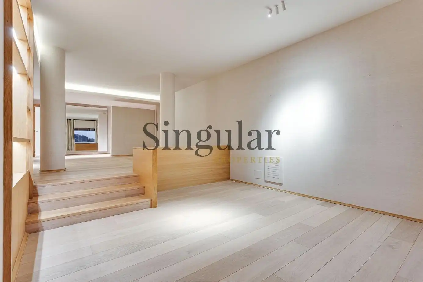 Ático de alquiler en  Barcelona Capital con Calefacción, Jardín privado y Parquet
