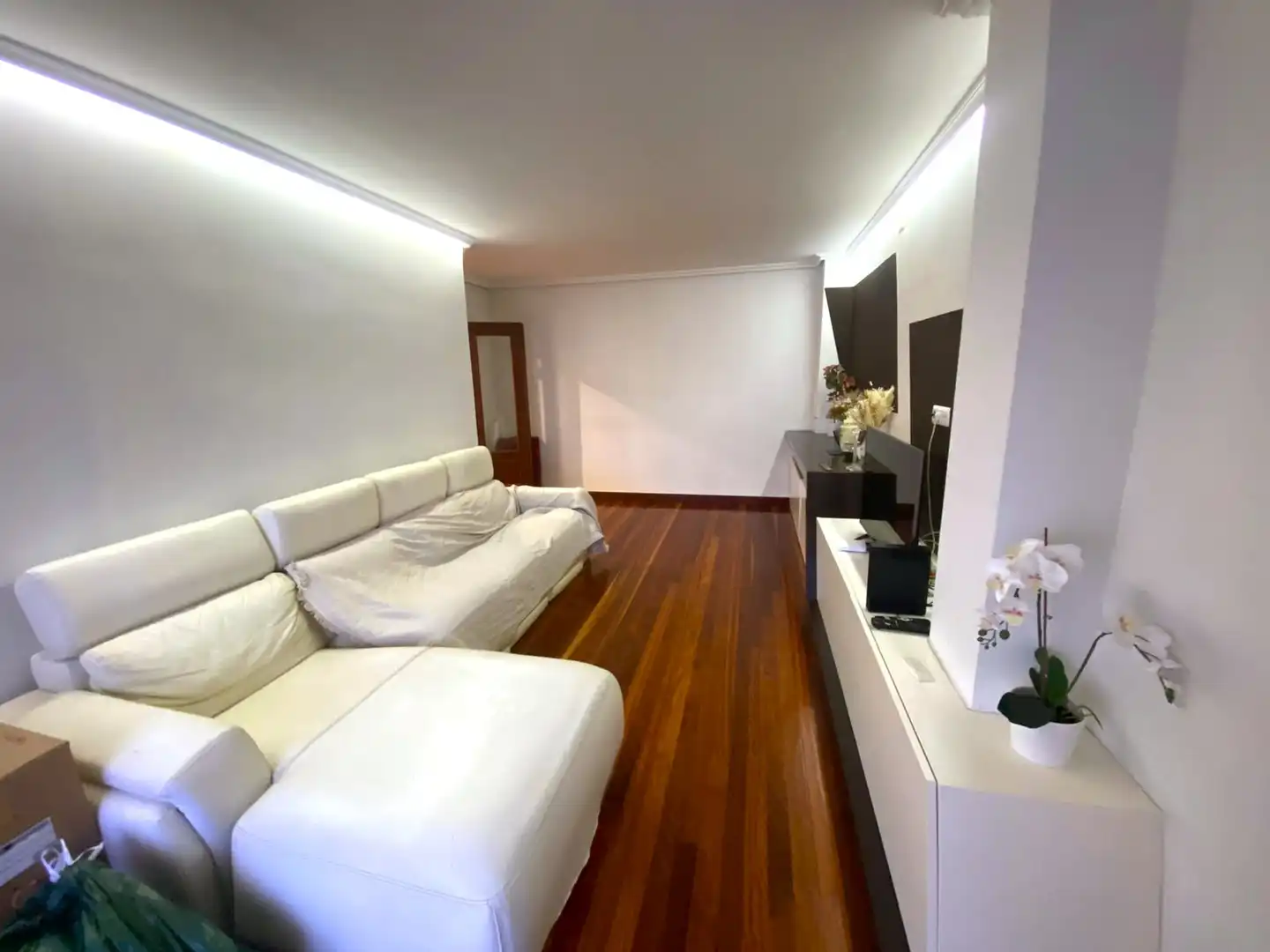 Wohnzimmer von Wohnung zum Verkauf in Castro-Urdiales mit Heizung, Parkett und Terrasse