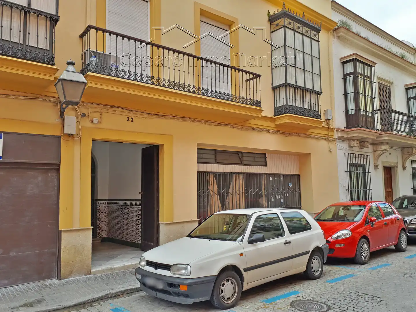 Business premises for sale in Calle Caballeros 32