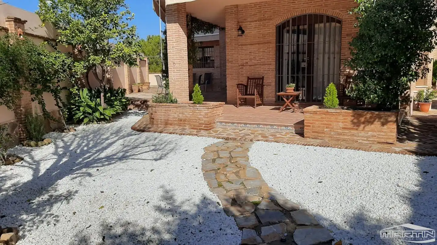 Jardín de Casa o chalet en venta en Lucena con Aire acondicionado, Terraza y Trastero