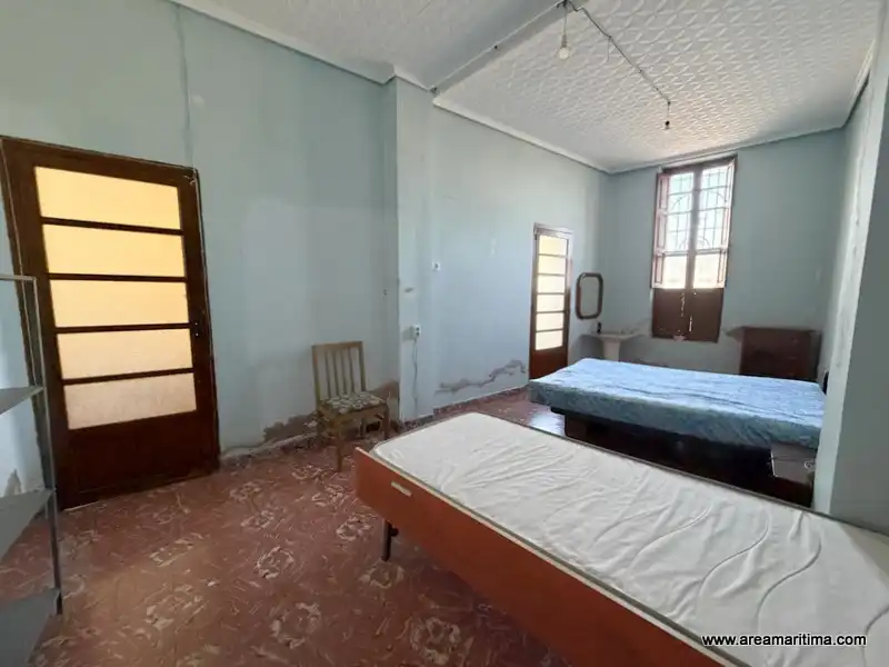 Habitación de Casa adosada en venta en Valencia con Trastero y Alarma