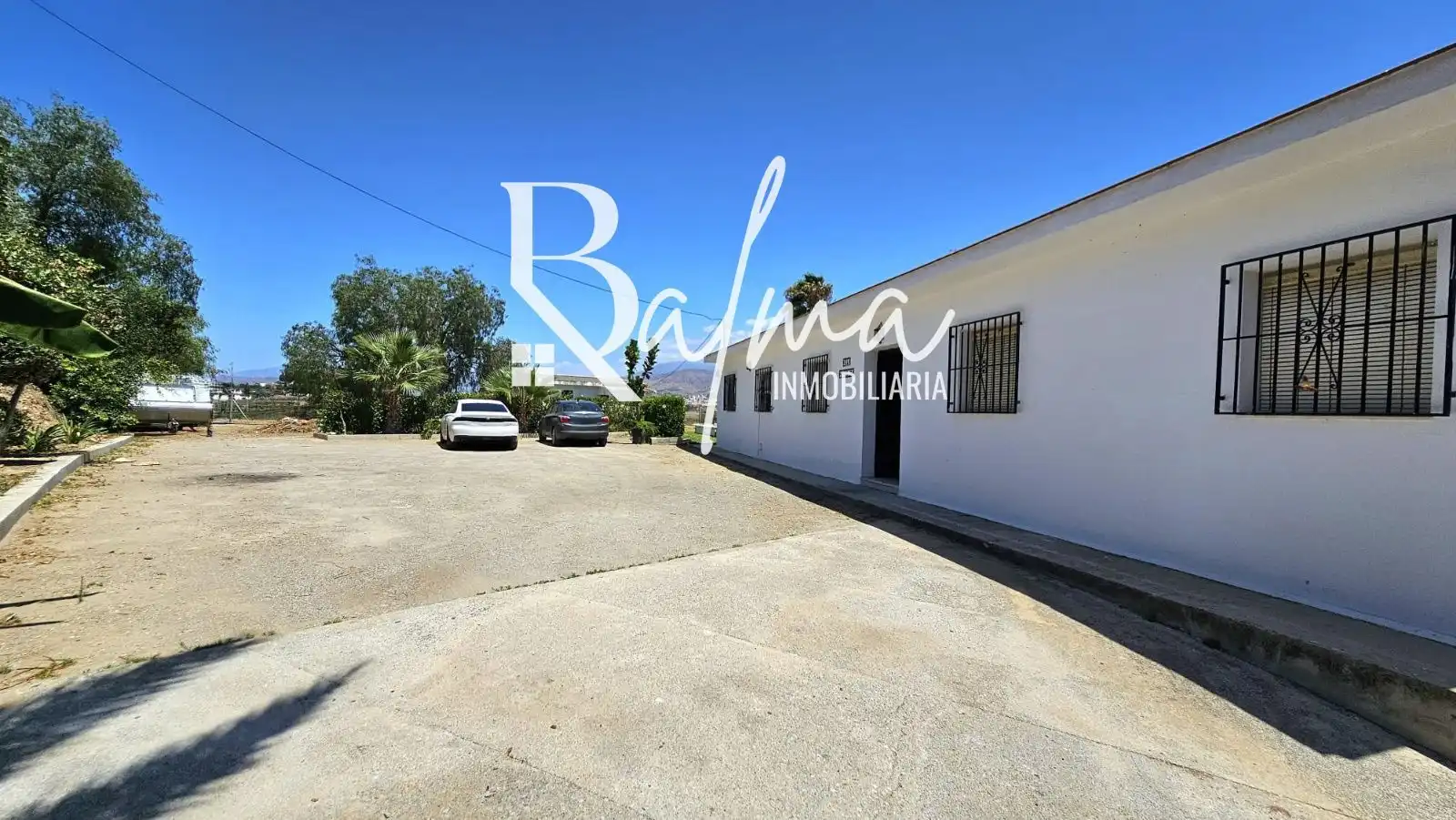 Vista exterior de Casa o xalet en venda en Vélez-Málaga amb Terrassa, Traster i Piscina