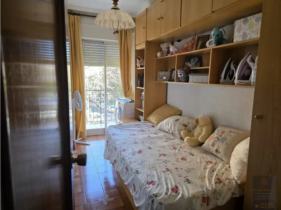 Habitación de Piso en venta en  Madrid Capital con Calefacción y Terraza