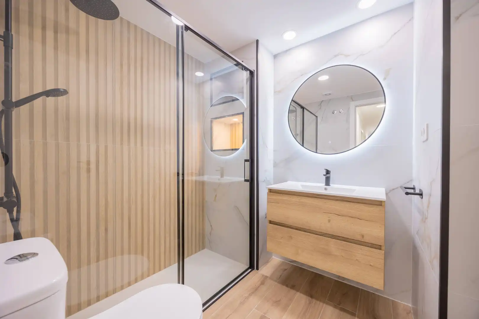 Baño de Piso de alquiler en Las Palmas de Gran Canaria con Amueblado, Balcón y Alarma
