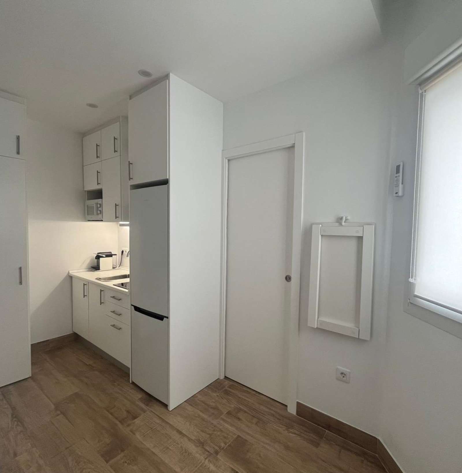 Kitchen of Study to share in  Sevilla Capital  with Air Conditioner, Heating and Terrace