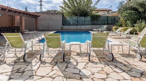 Una amplia casa con 5 apartamentos, immagine 2