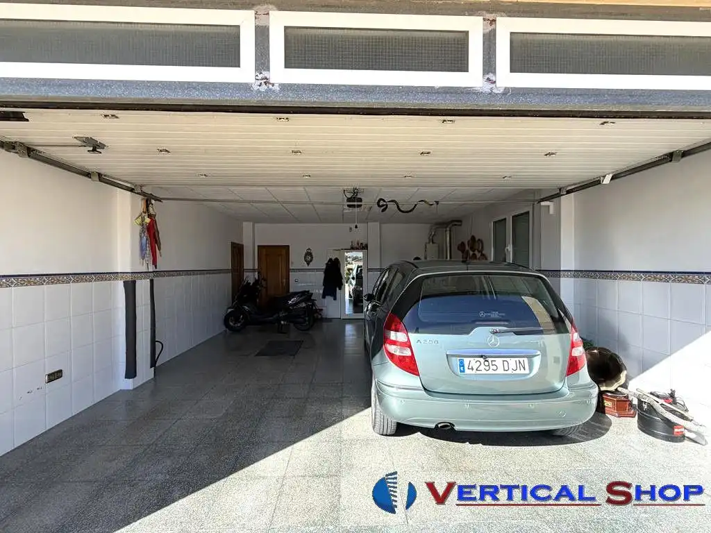 Aparcament de Casa o xalet en venda en Yecla amb Aire condicionat i Calefacció