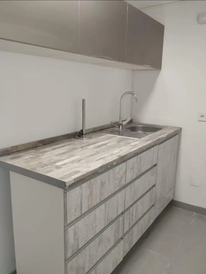 Cocina de Oficina de alquiler en Estepona