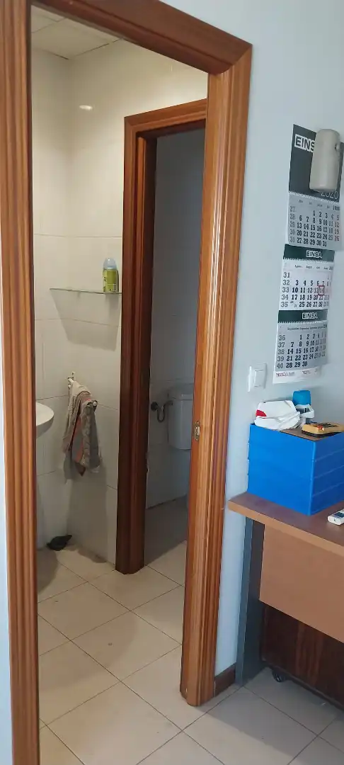 Bany de Nau industrial de lloguer en Camarma de Esteruelas amb Alarma