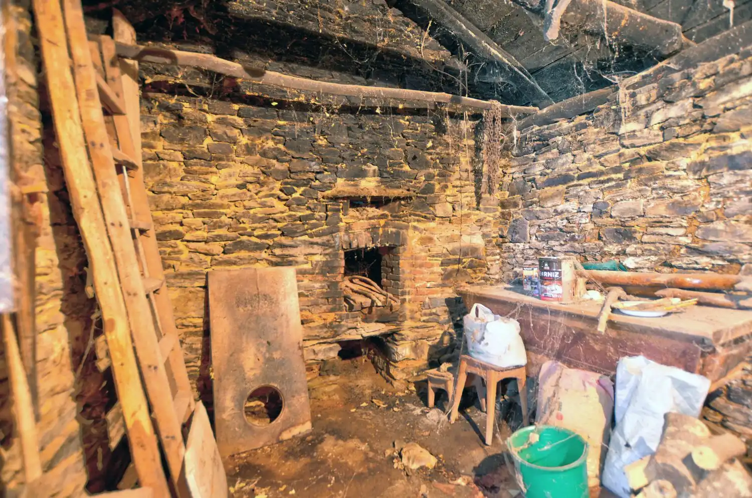 Kitchen of Houses for sale in Cangas del Narcea  with Heating, Storage room and Swimming Pool