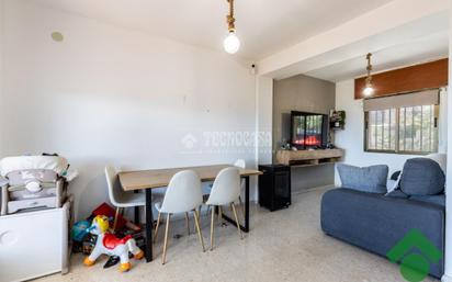 Sala d'estar de Casa adosada en venda en Alfacar