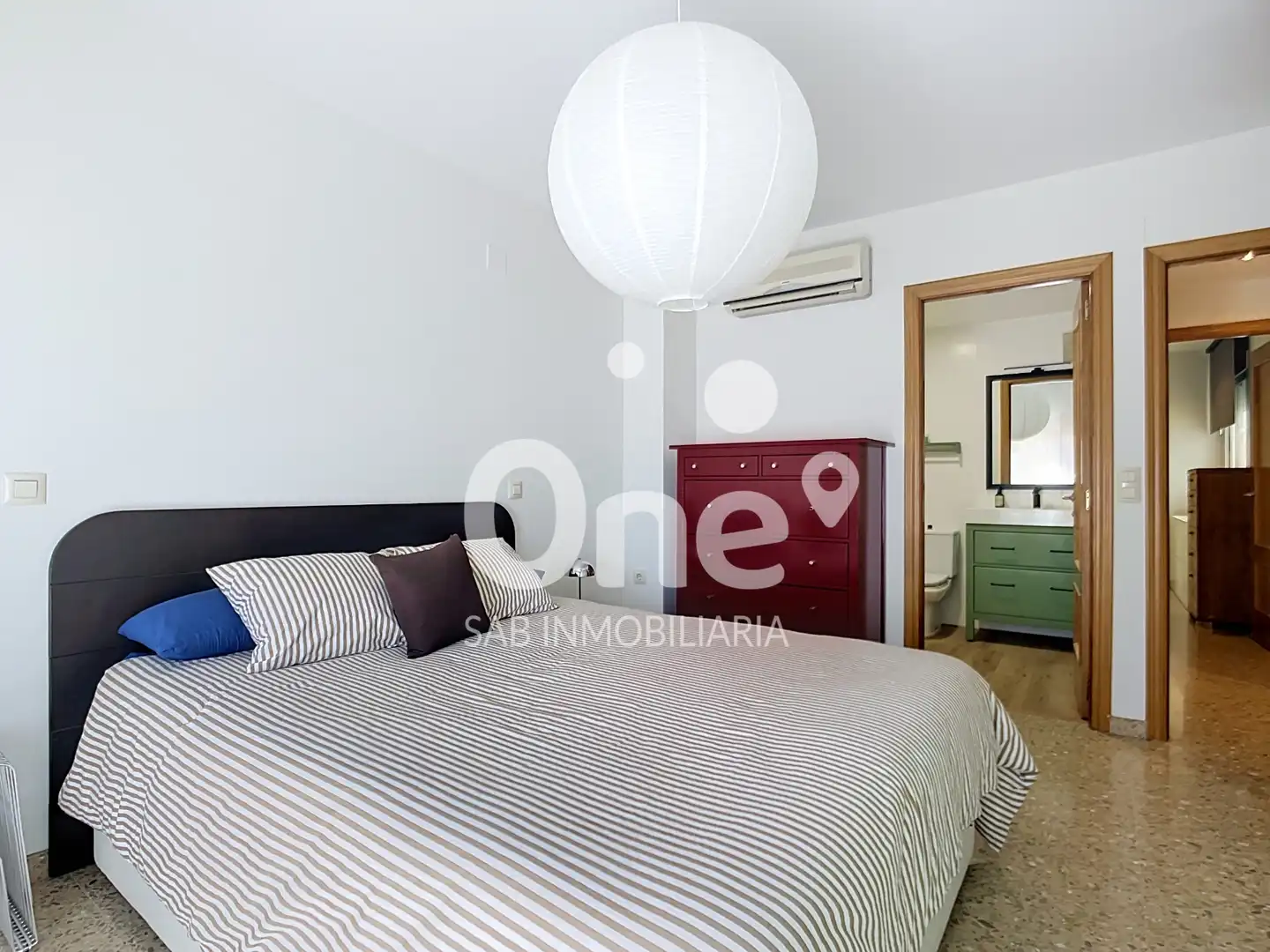 Habitación de Piso en venta en La Pobla de Vallbona con Aire acondicionado, Trastero y Horno
