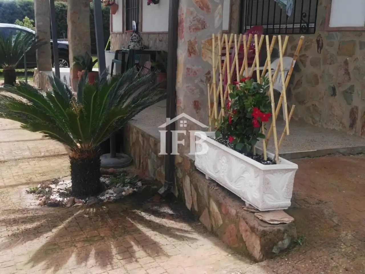 Garden of Country homes for sale in Valverde de Leganés  with Air Conditioner, Heating and Private garden