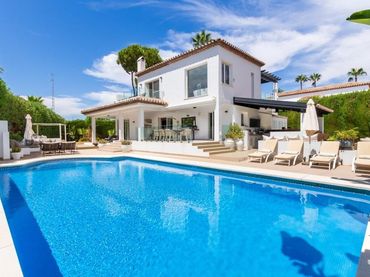 Xalet amb piscina en venda a Nueva Andalucía