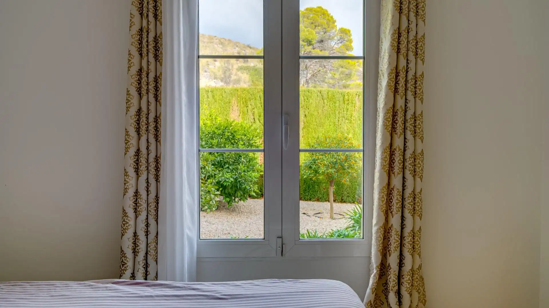 Schlafzimmer von Haus oder Chalet zum Verkauf in Finestrat mit Klimaanlage, Heizung und Privatgarten