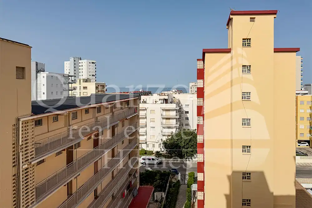 Vista exterior de Apartamento en venta en Gandia con Calefacción, Terraza y Amueblado