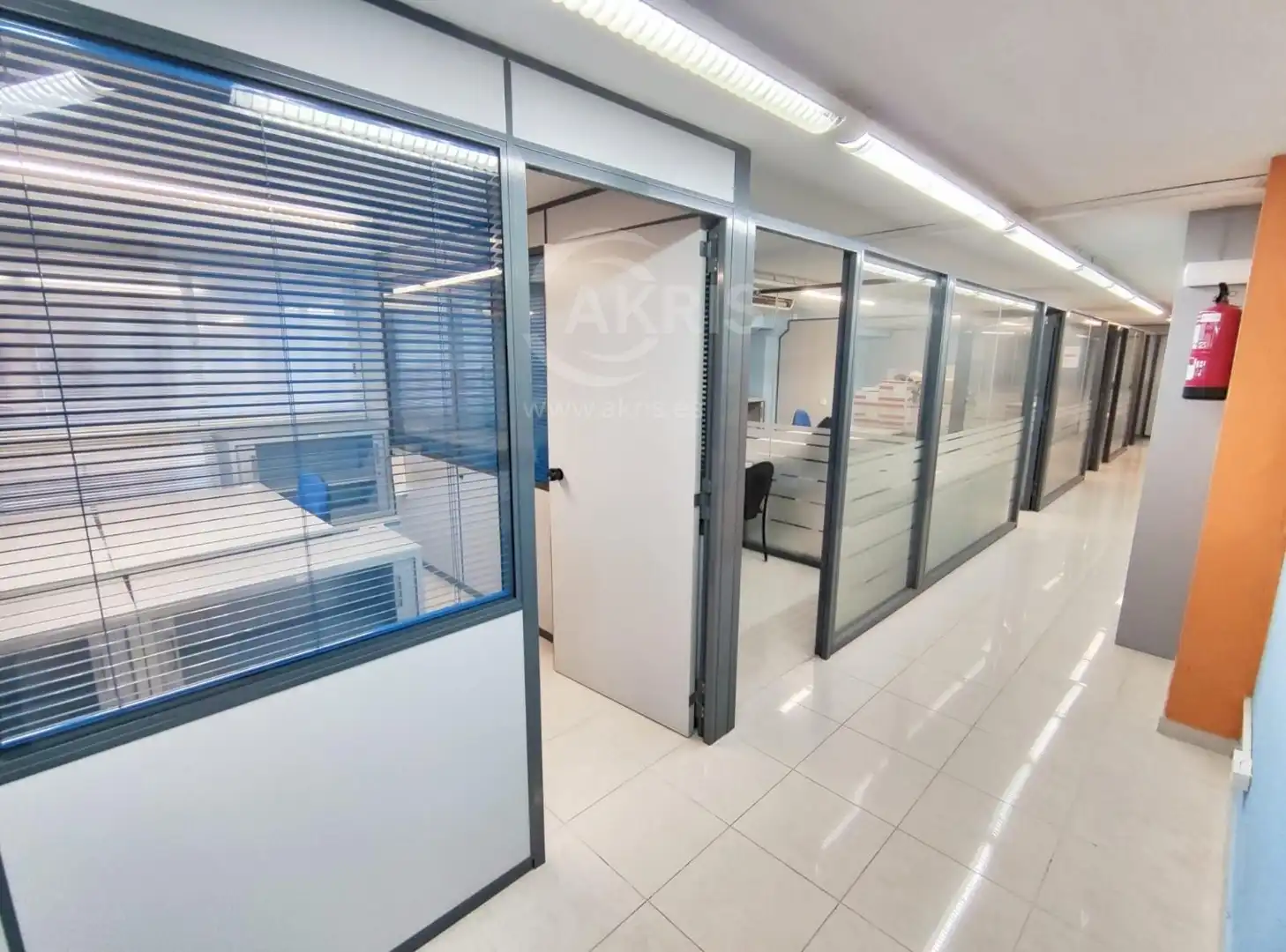Büro zur Miete in Lloret de Mar mit Klimaanlage, Terrasse und Möbliert