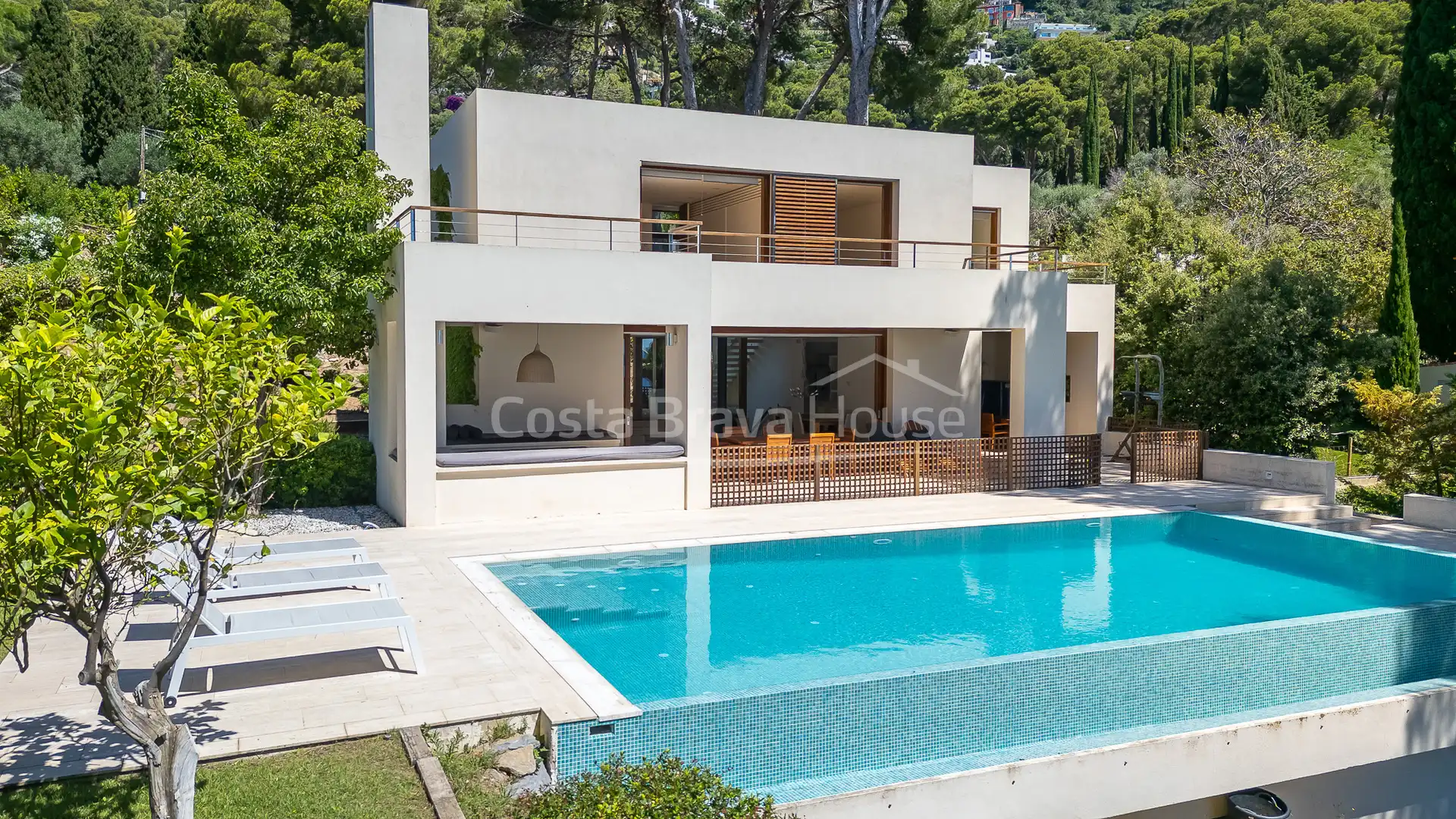 Casa con piscina in vendita a Carrer de Planelles