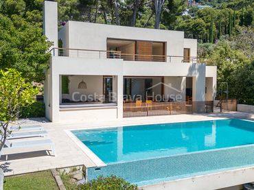 Casa amb piscina en venda a Carrer de Planelles
