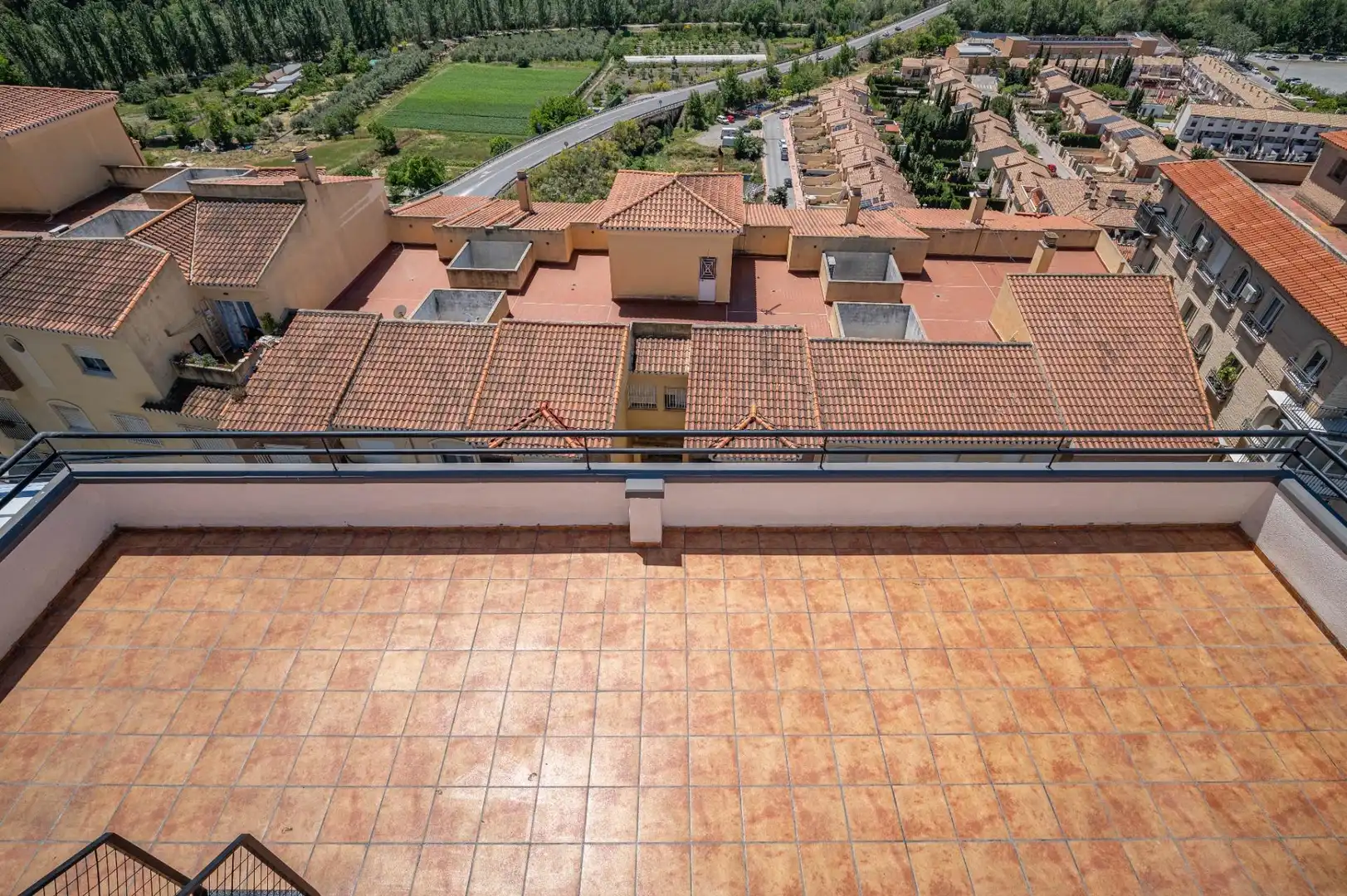 Terrassa de Pis en venda en Cenes de la Vega amb Calefacció, Balcó i Piscina comunitària
