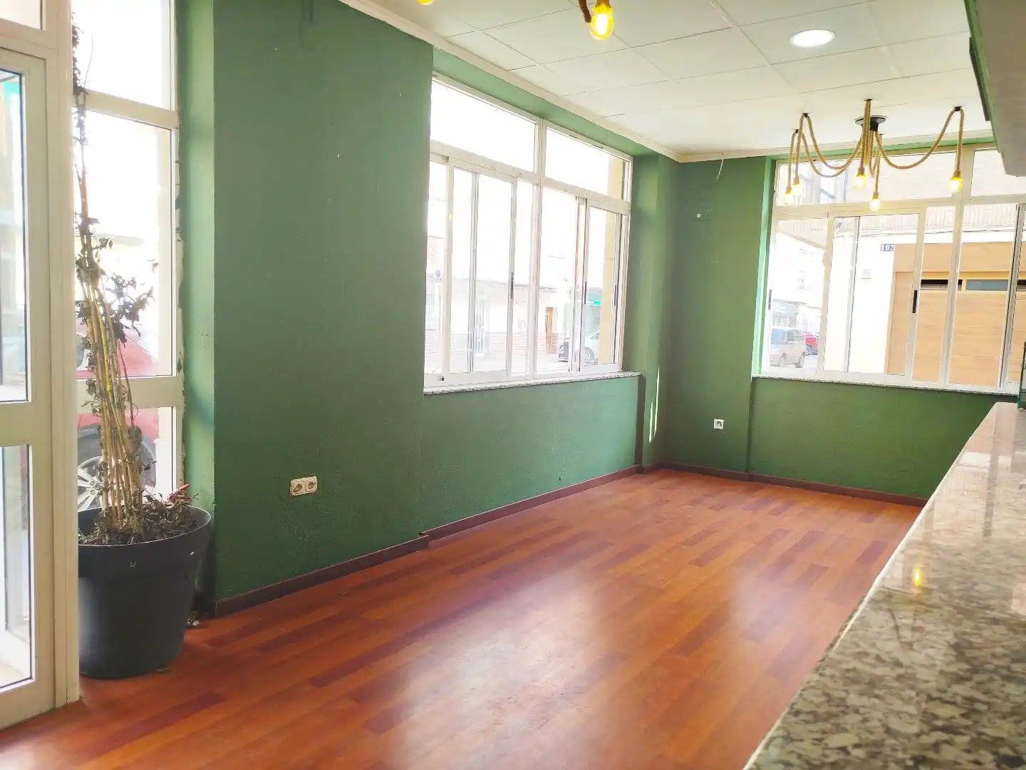 Commercial properties for sale in Massamagrell