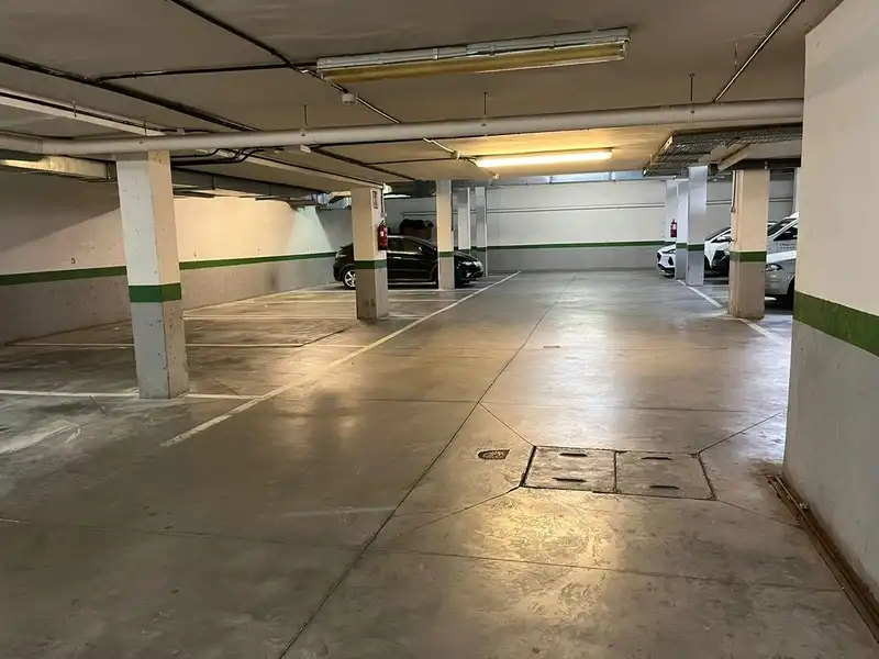Parking de Planta baja en venta en Yuncos con Aire acondicionado, Calefacción y Jardín privado