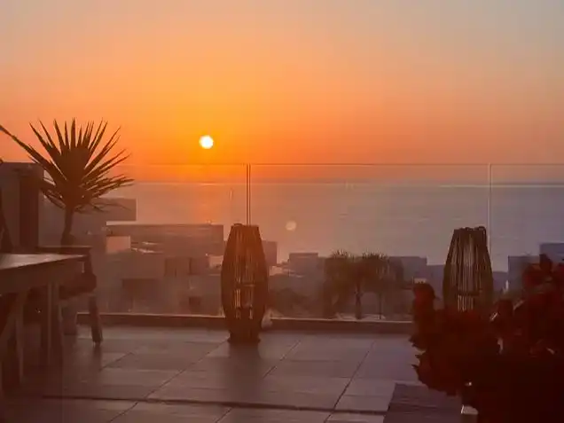 Vista exterior de Piso en venta en Manilva con Aire acondicionado, Terraza y Piscina