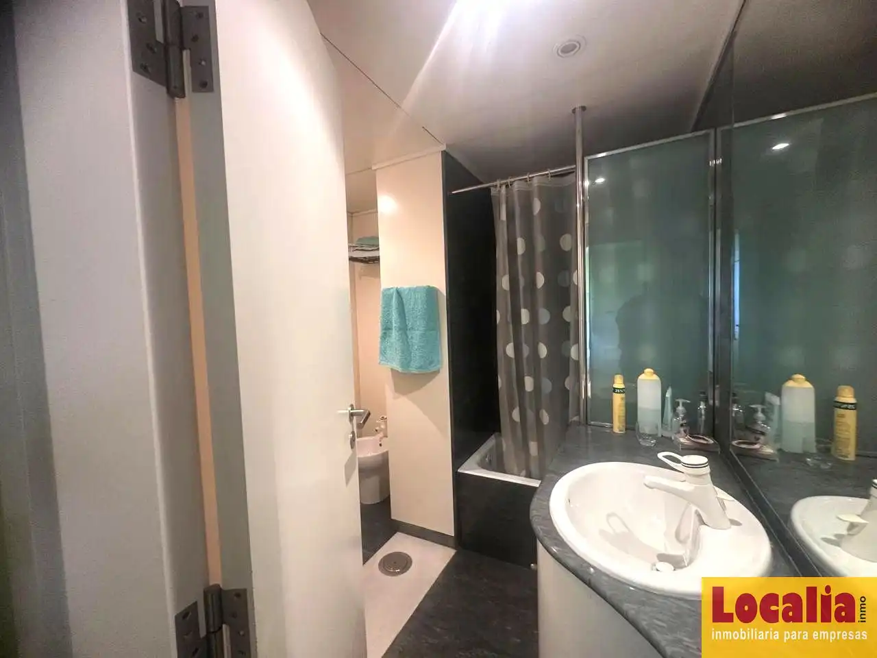 Badezimmer von Büro zur Miete in Torrelavega 
