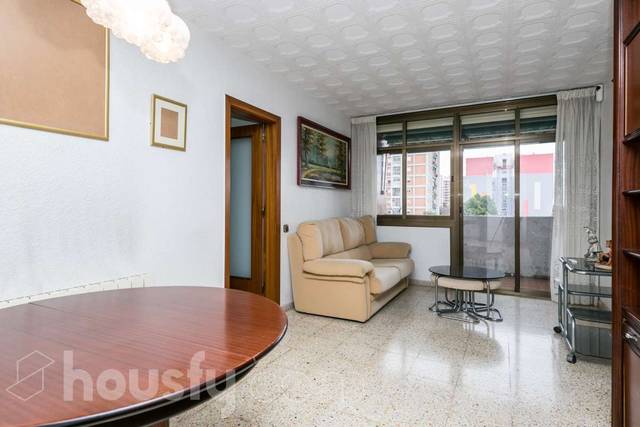Piso en Venta en Carrer Juan Ramon Jiménez, . en Canyelles